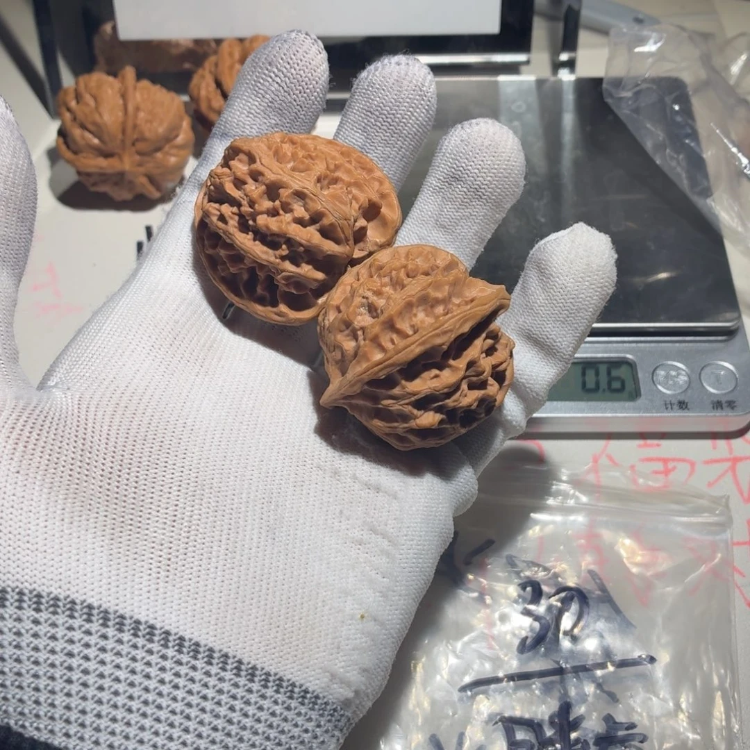 胖***人大叶紫檀（黑酸枝木类）