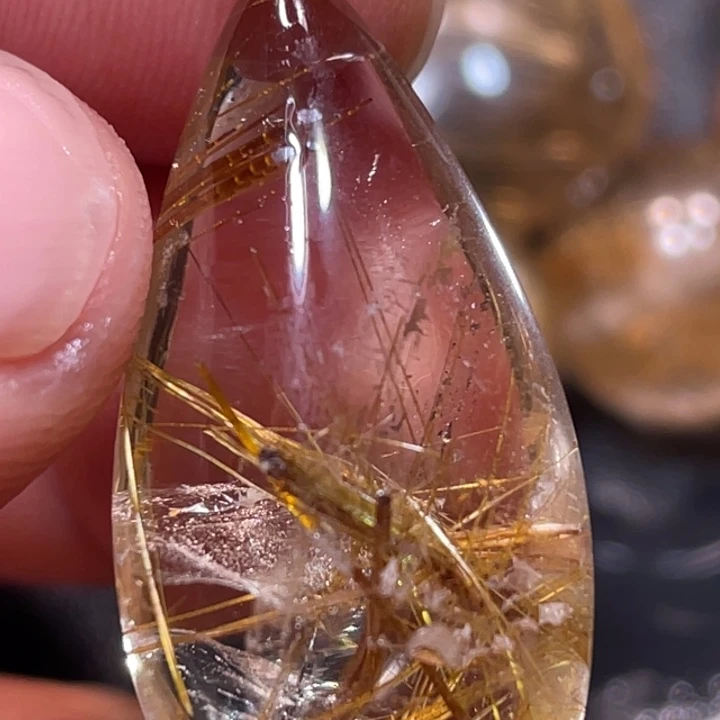 万***吖未镶嵌颈饰发晶钛晶