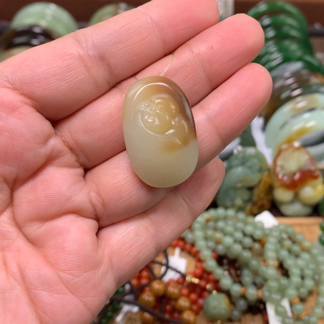 颈饰未镶嵌和田玉