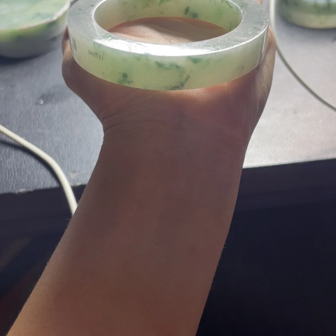 (****定制翡翠未镶嵌缅A翡翠手镯多样性发一