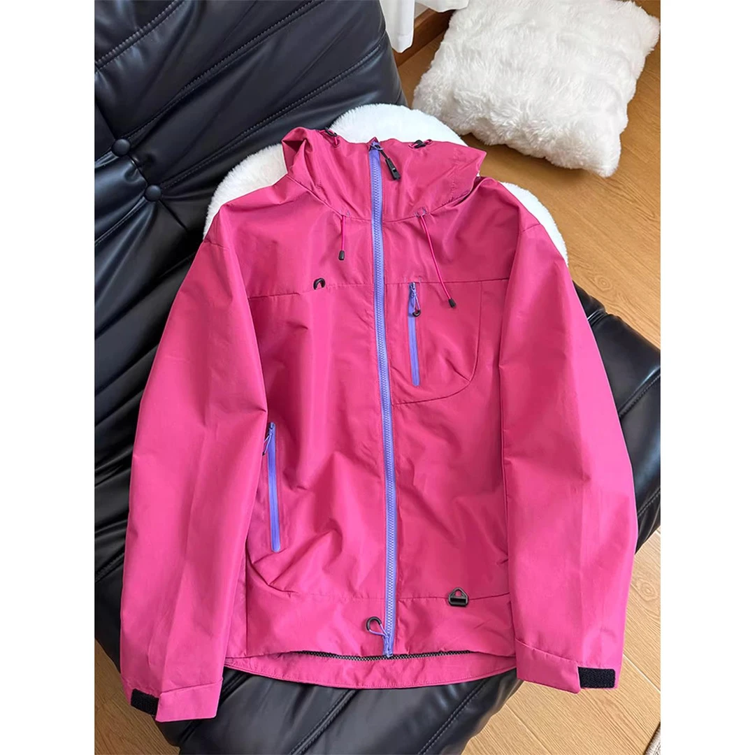 多巴胺玫粉色户外冲锋衣男女款夏季旅游爬山穿搭工装外套连帽夹克