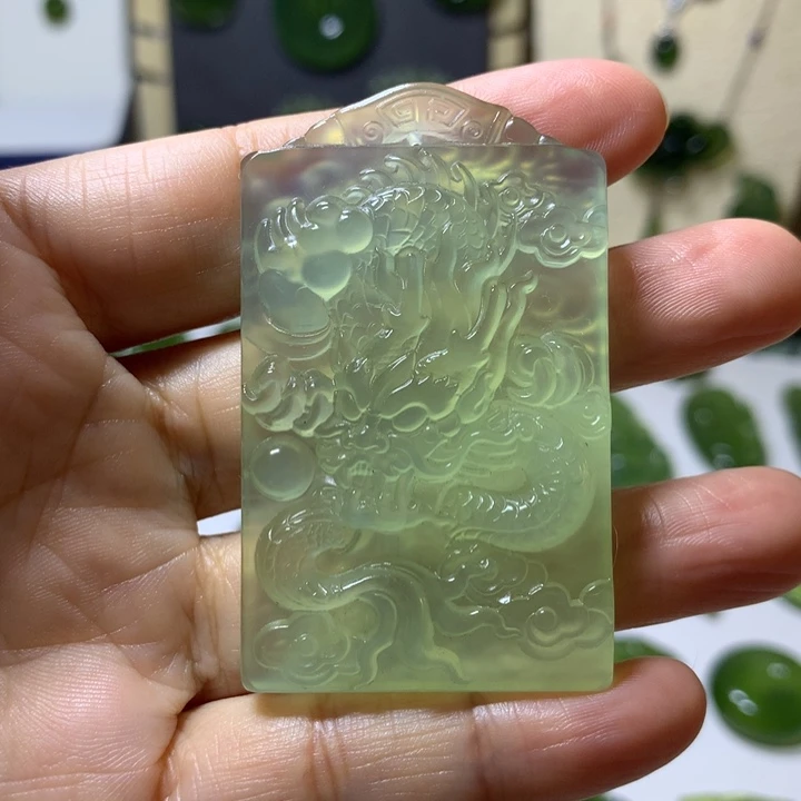 未镶嵌岫玉颈饰吊坠