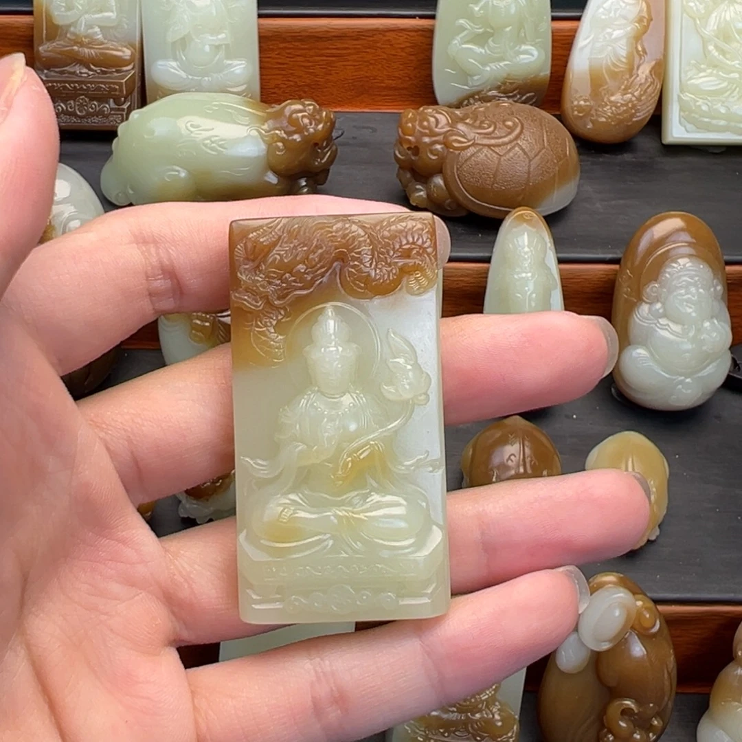 H***、和田玉未镶嵌颈饰