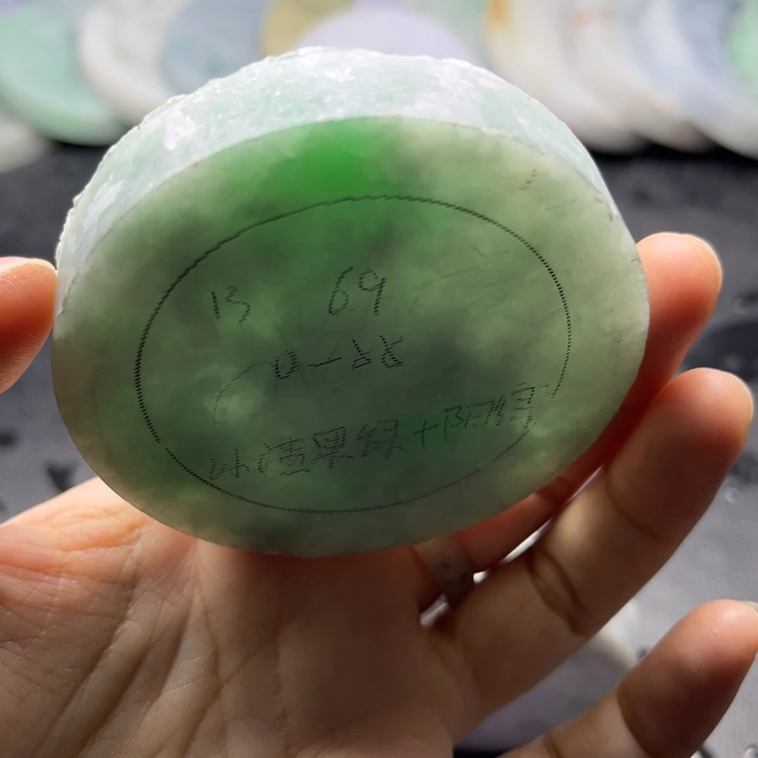 定制翡翠未镶嵌翡翠手镯