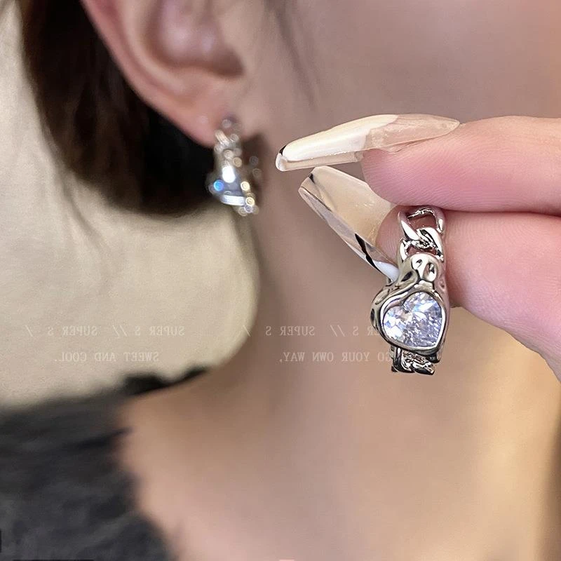 铜合金锆石耳饰 店主爱心个性耳环小众设计感高级冷性风耳钉气质