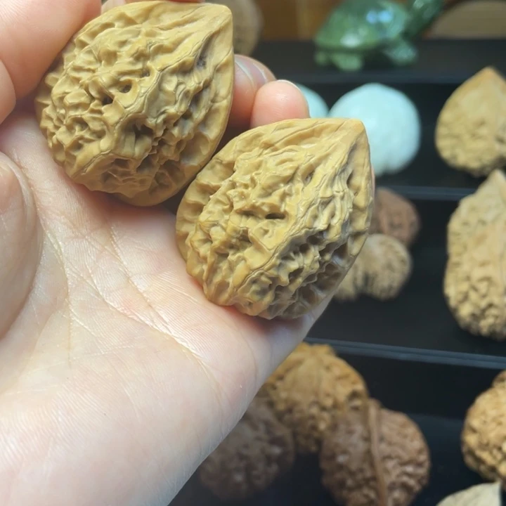 蛇***谁吊坠文玩核桃罗汉鸡心35有修