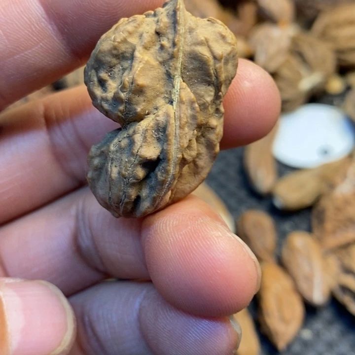 文玩核桃吊坠娜姐60