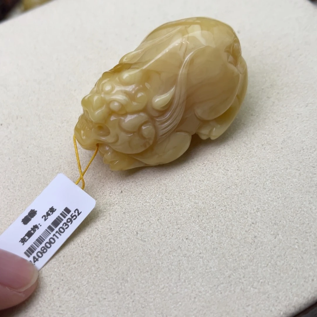 蜜蜡吊坠(不含链)未镶嵌满蜡貔貅24克