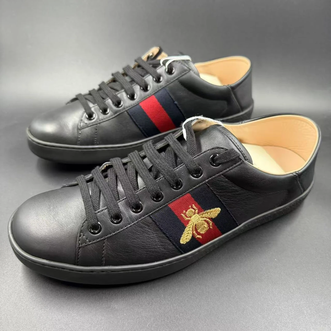 95新 GUCCI/古驰 男士黑色蜜蜂刺绣休闲低帮踩跟板鞋42码 lb548