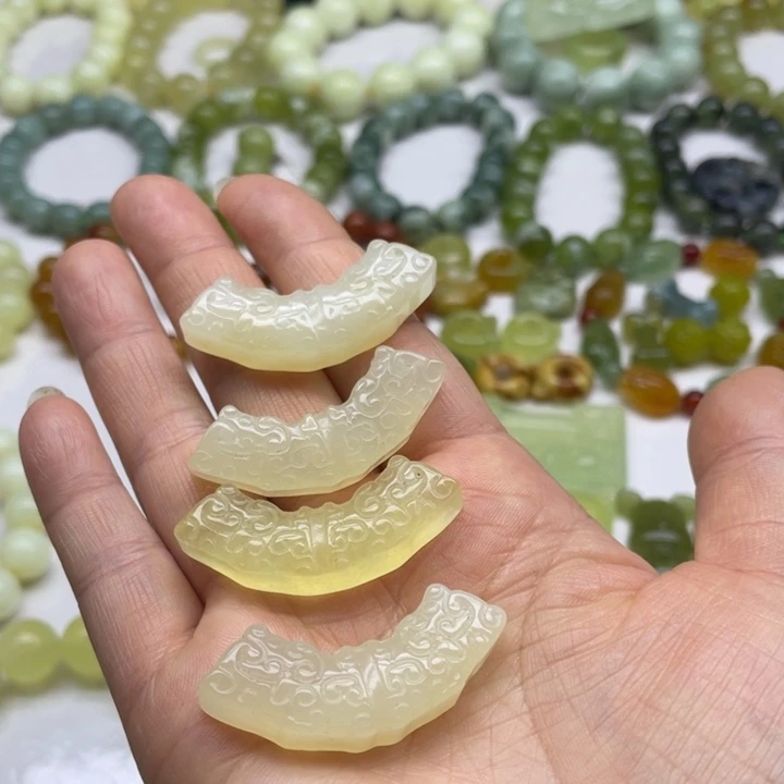 蛇纹石玉吊坠未镶嵌坤*
