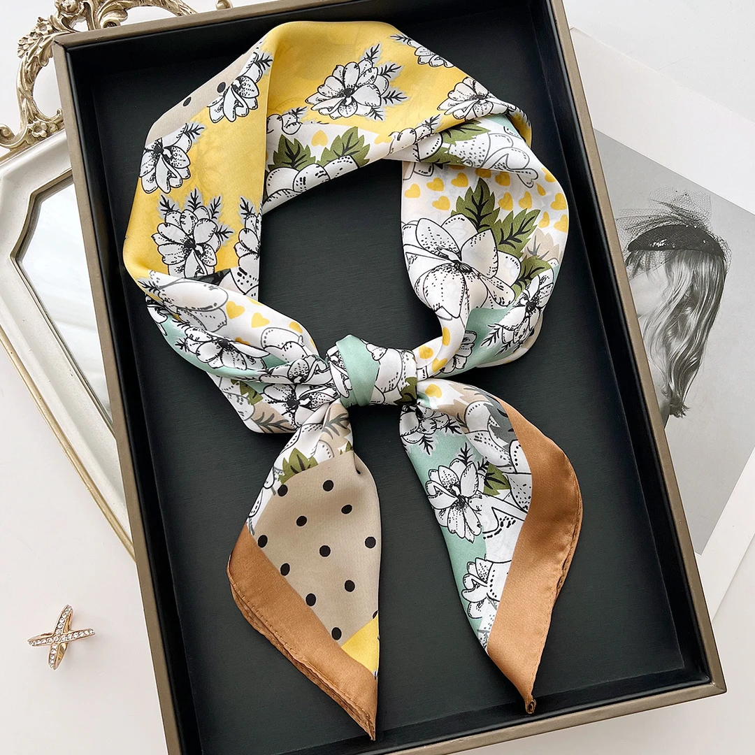 英国CospKosp 春夏季新款花朵丝巾女时尚百搭小领巾出游搭配方巾