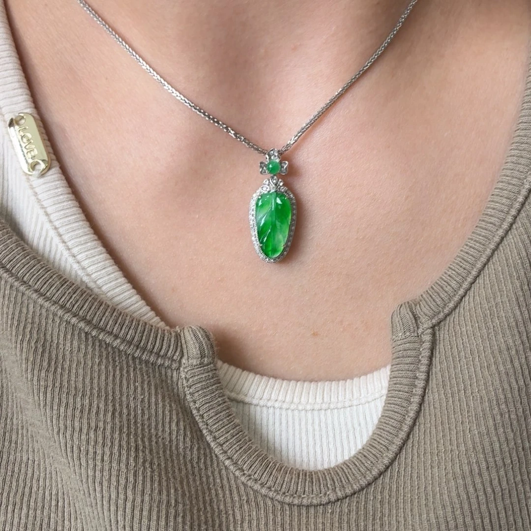 翡翠18K金镶嵌颈饰