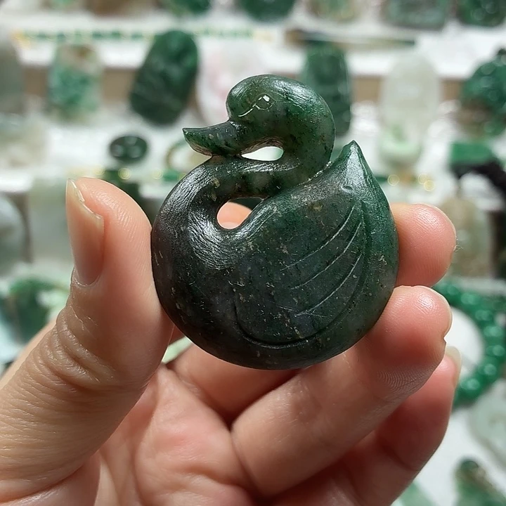 独山玉未镶嵌吊坠