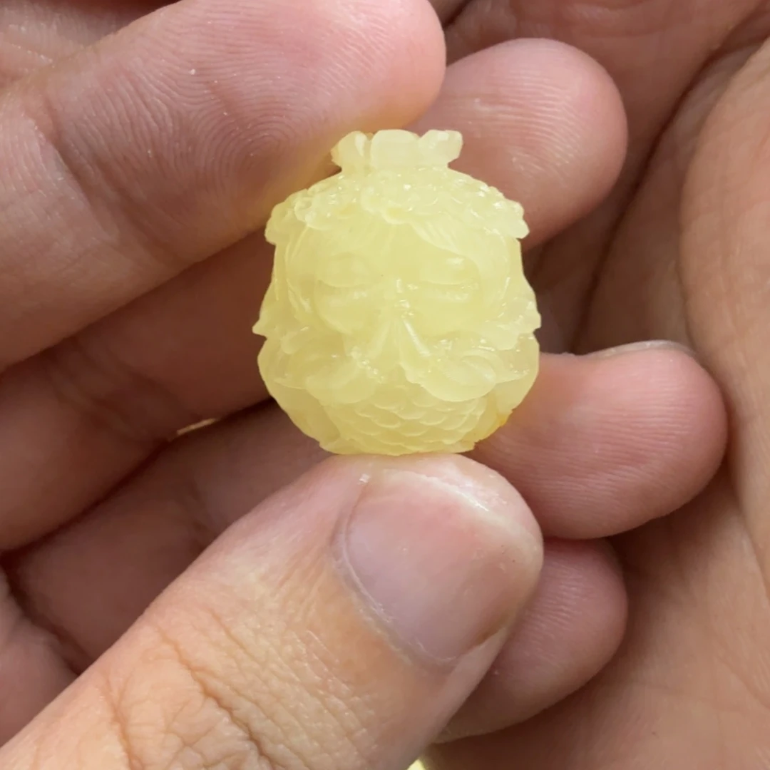 未镶嵌琥珀珠宝奇石言*