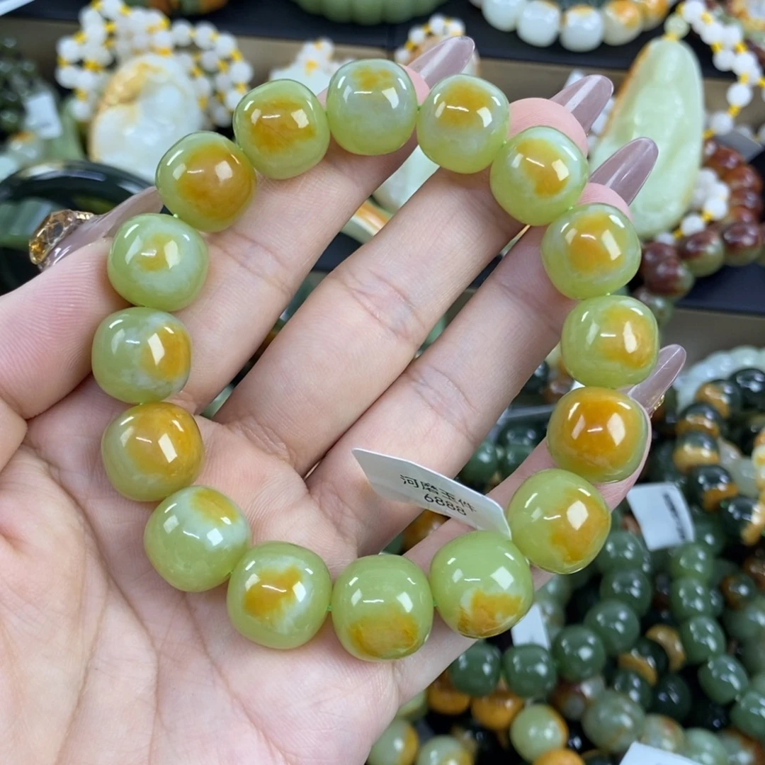 文***堂透闪石质玉未镶嵌手串