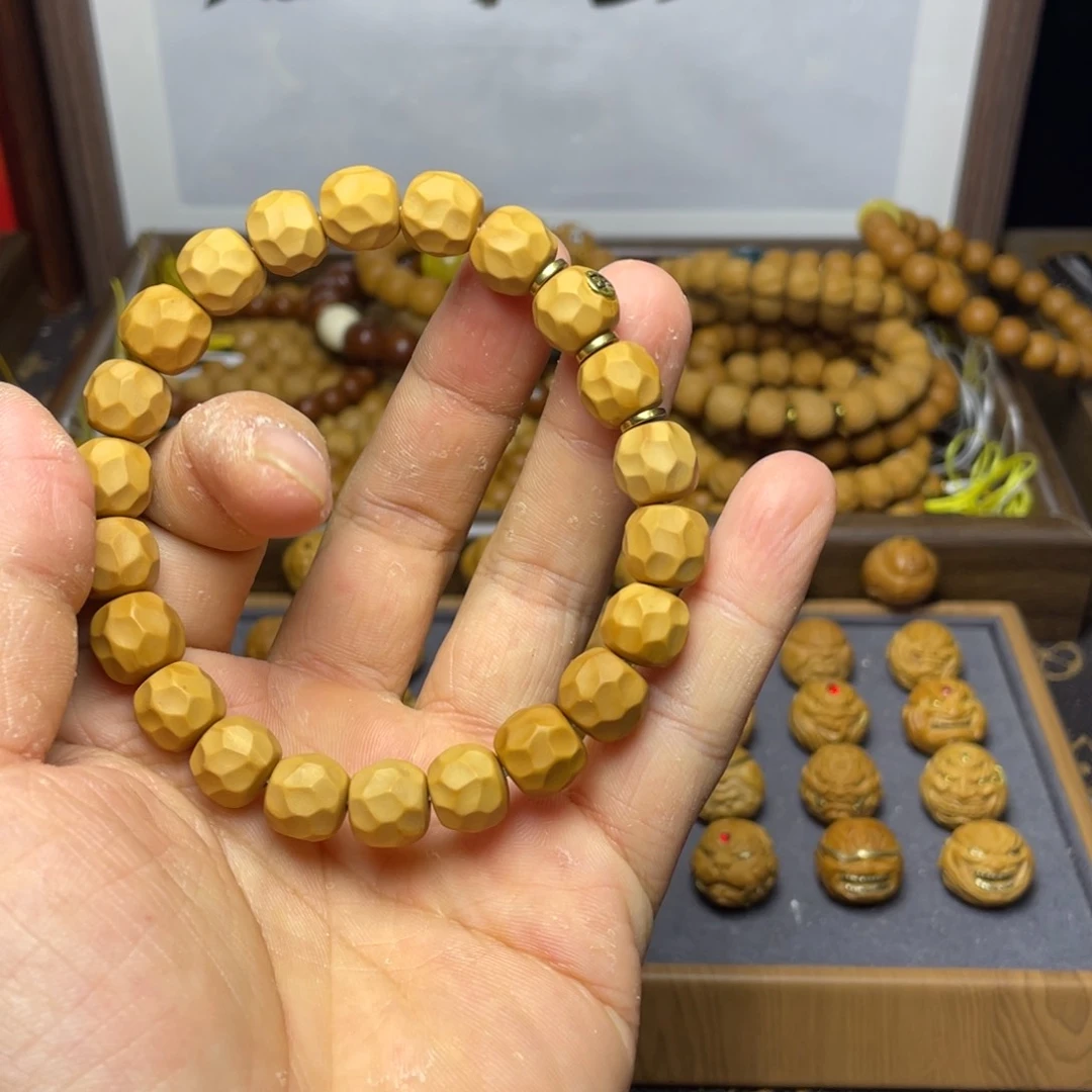 木她****期微瑕黑金➕舍得