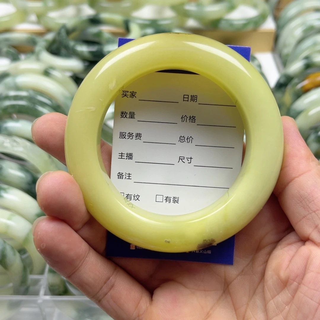 透闪石-蛇纹石玉未镶嵌手镯