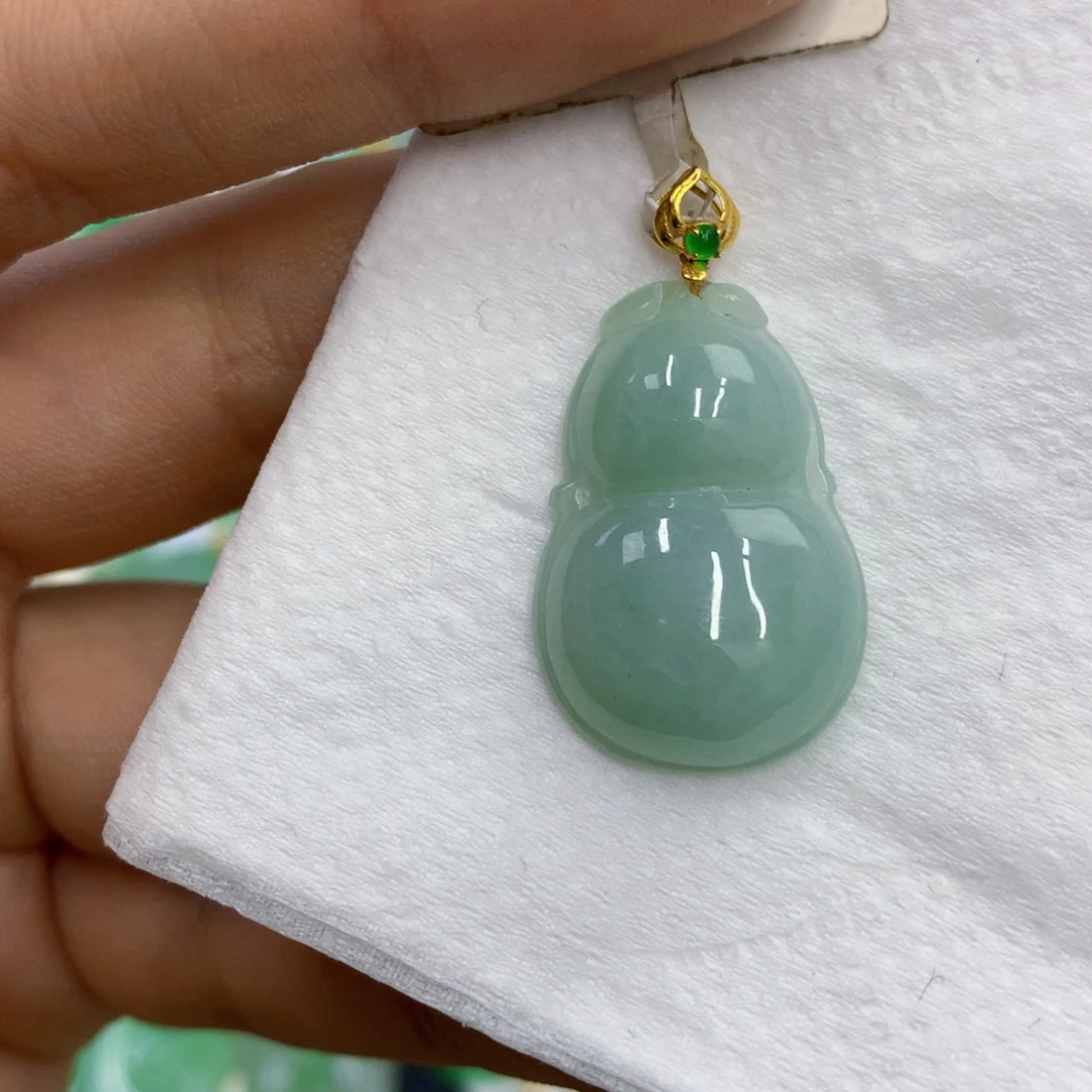 翡翠18K金镶嵌颈饰翡翠