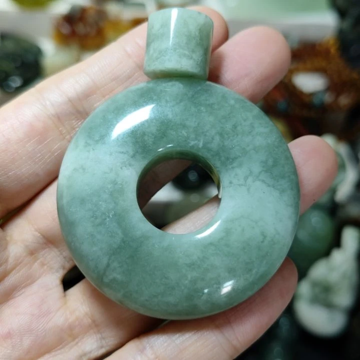 岫玉未镶嵌平安扣