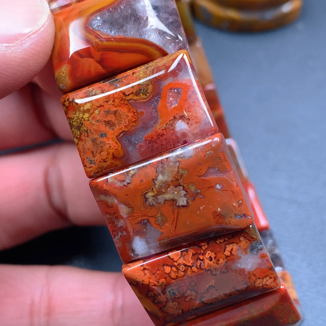 未镶嵌颈饰玛瑙/玉髓绫**6