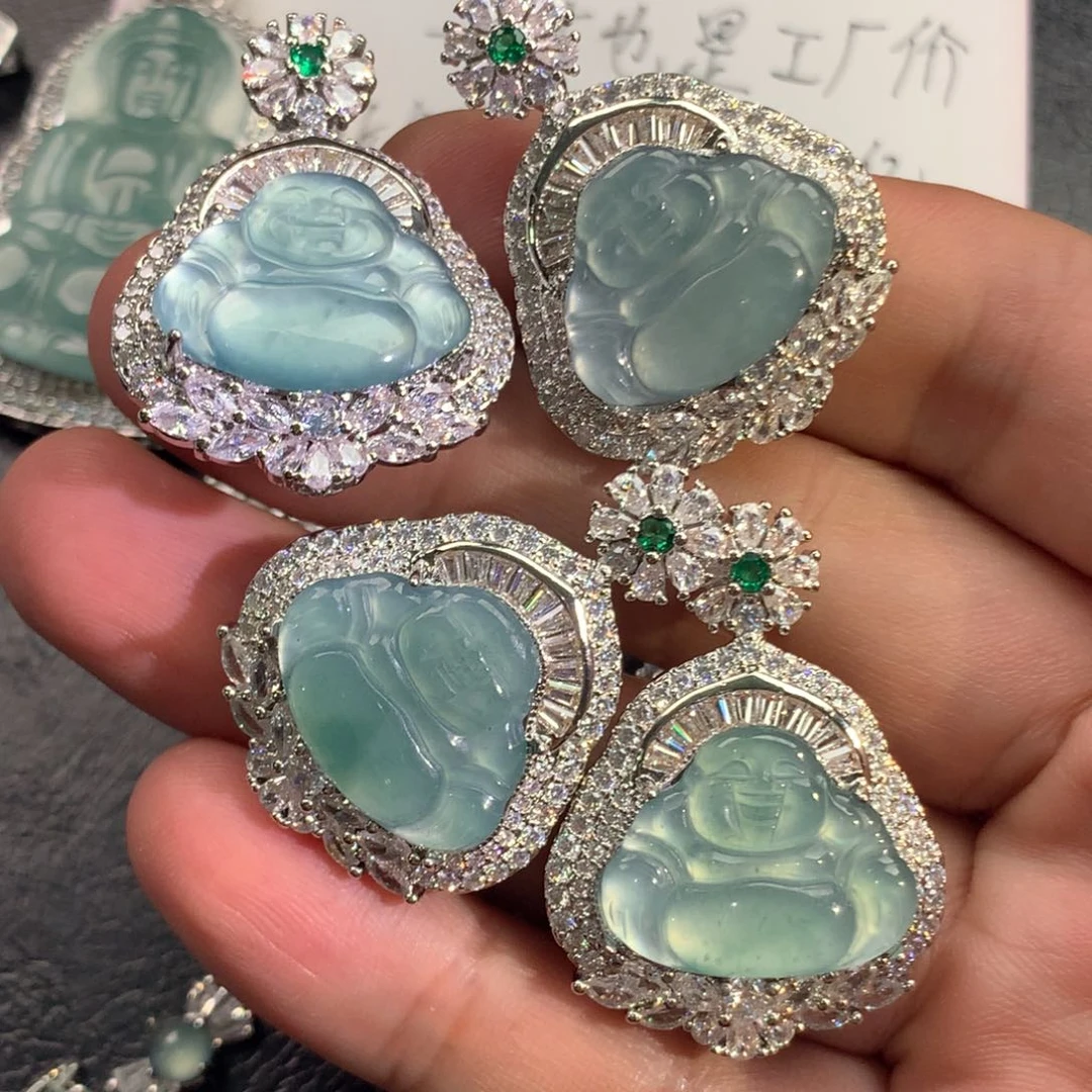 翡翠颈饰未镶嵌佛公