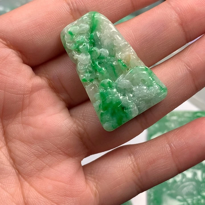 火***火翡翠未镶嵌颈饰翡翠