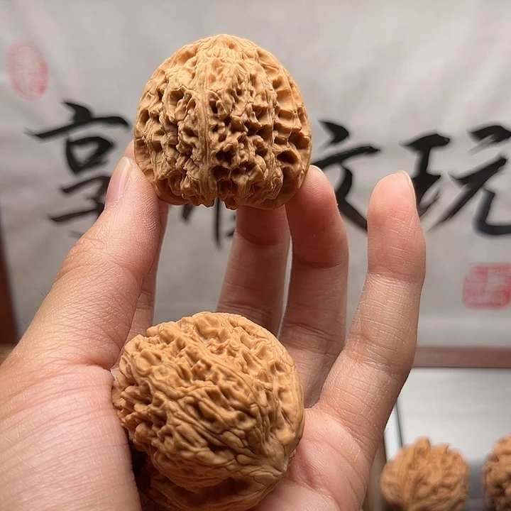 赫***和吊坠文玩核桃585858