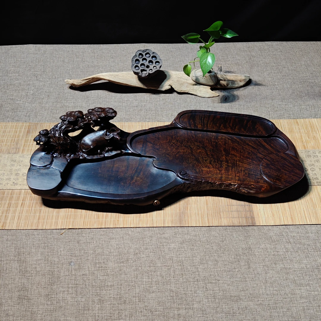 大红酸枝实木手工茶盘雕刻迎客松卧牛款红木交趾黄檀，尺寸58*22