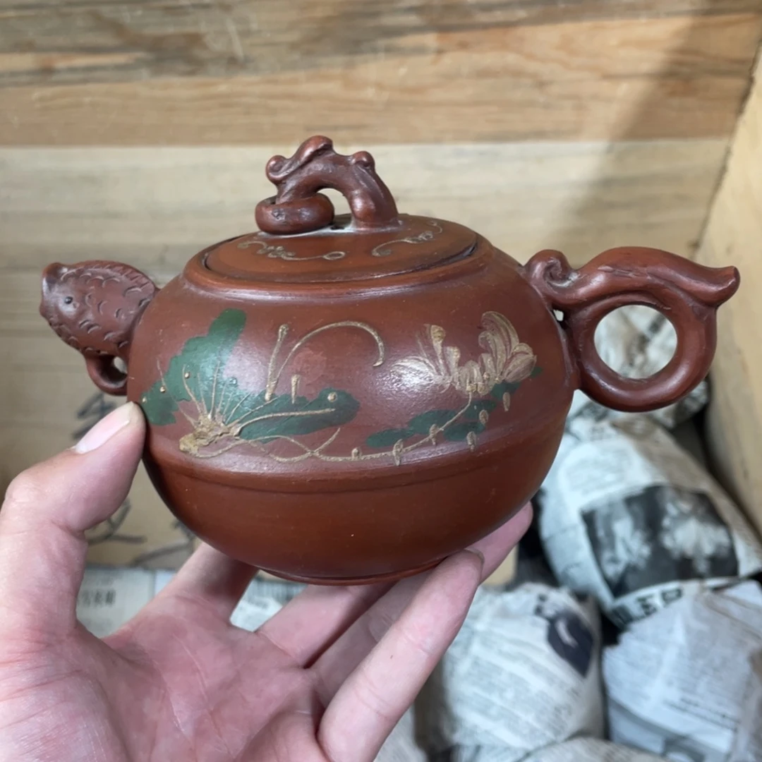 紫砂茶壶老厂紫砂壶一件。