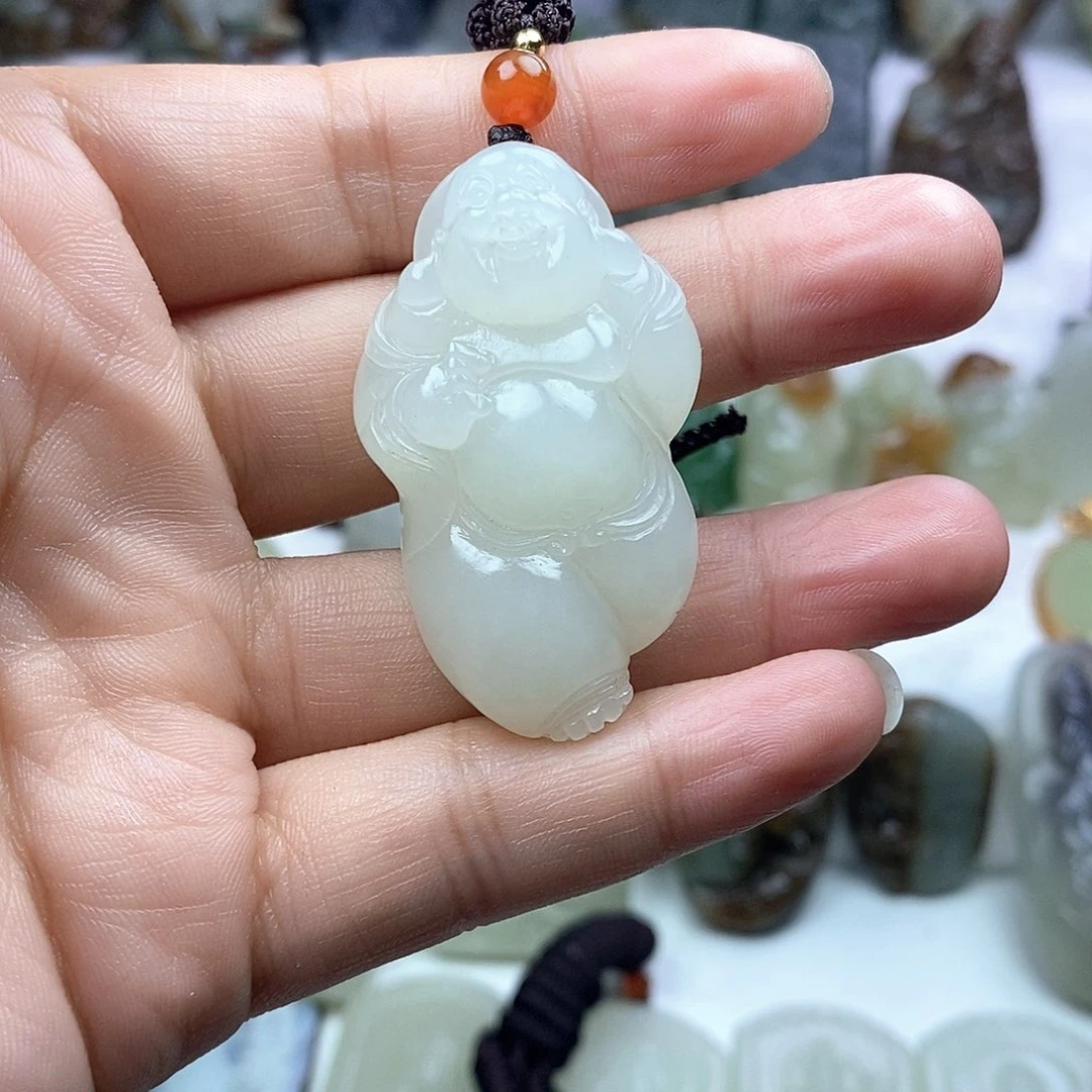 ****K和田玉未镶嵌颈饰