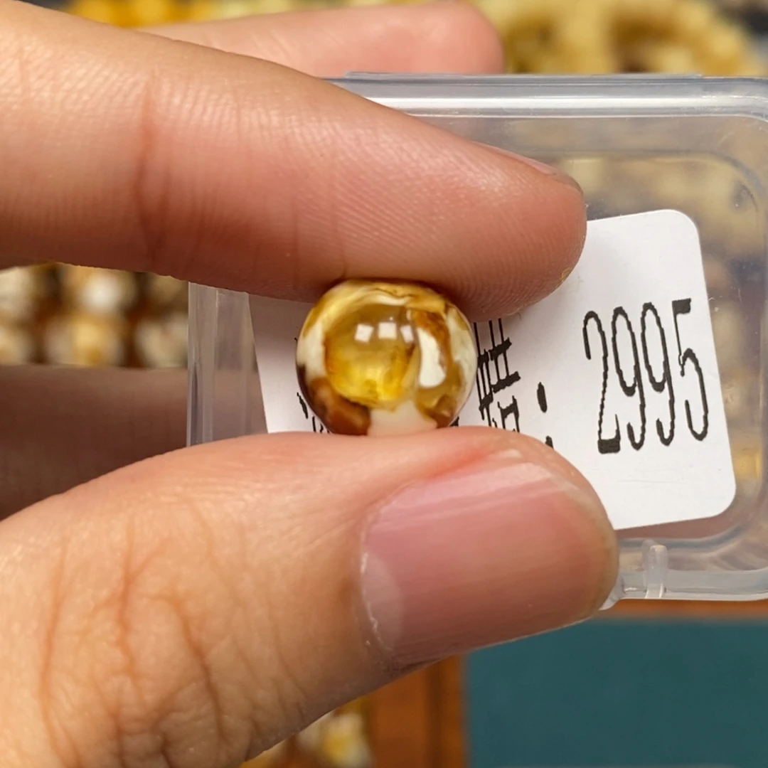 蜜蜡未镶嵌珠宝奇石2995