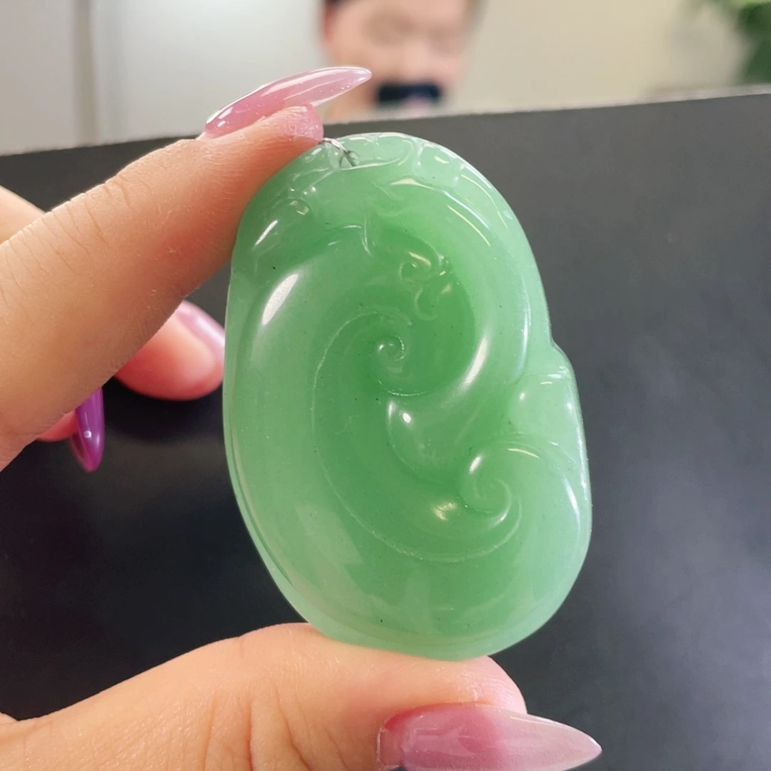 颈饰未镶嵌石英质玉