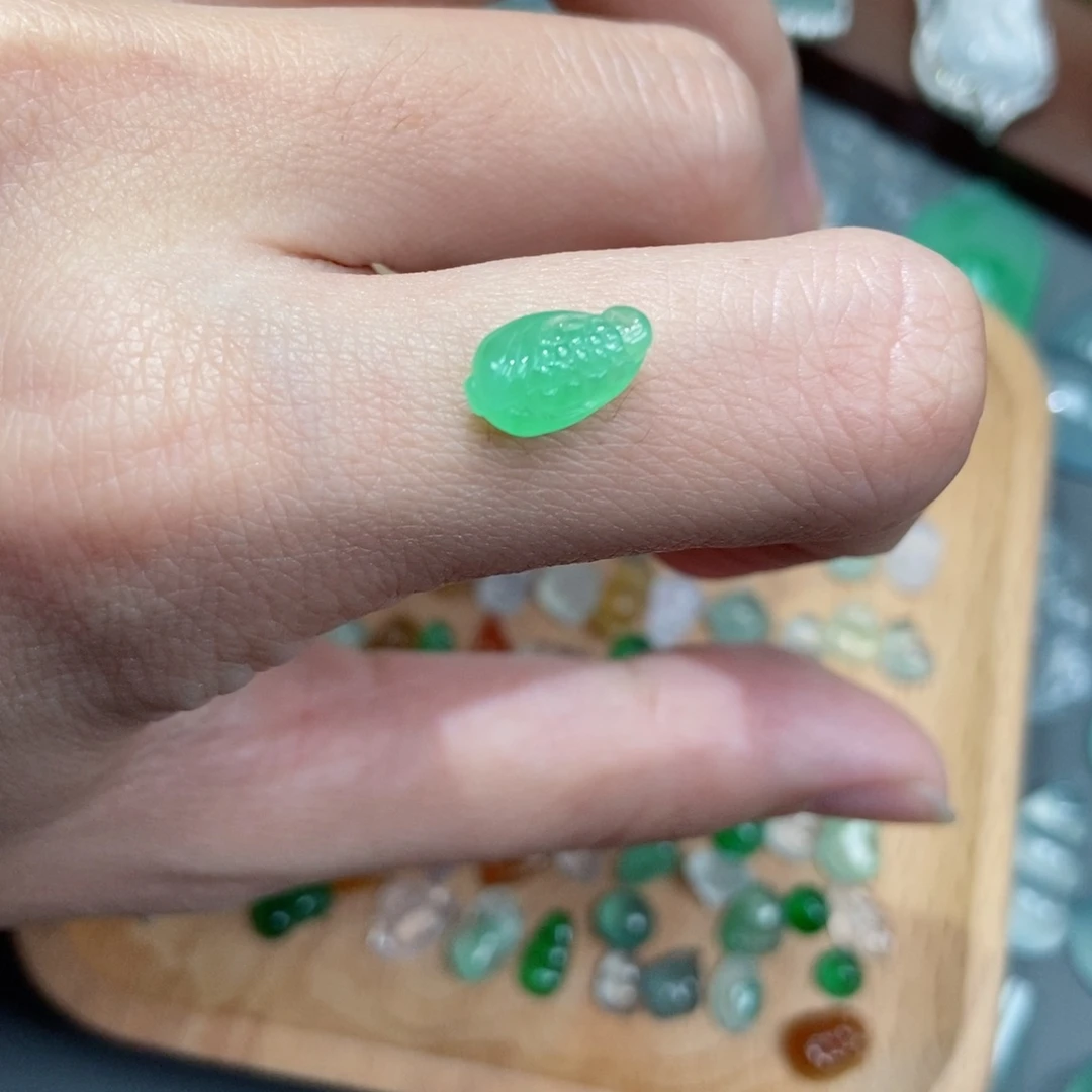 翡翠颈饰未镶嵌翡翠