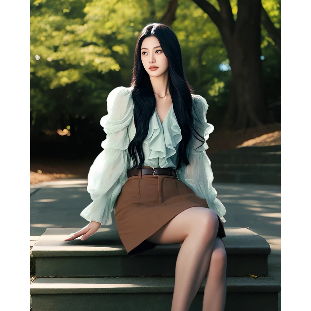 设计感高级2025年新款早春法式小众上衣浅绿色拼接荷叶V领衬衫女