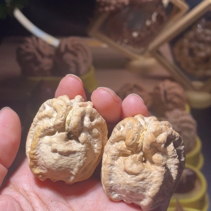 吊坠桃核乾坤核桃