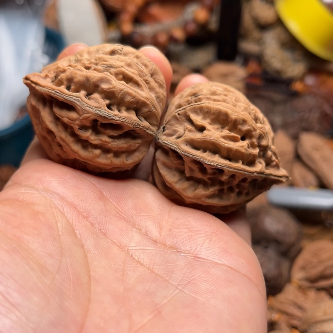 吊坠文玩核桃瑕疵虫84