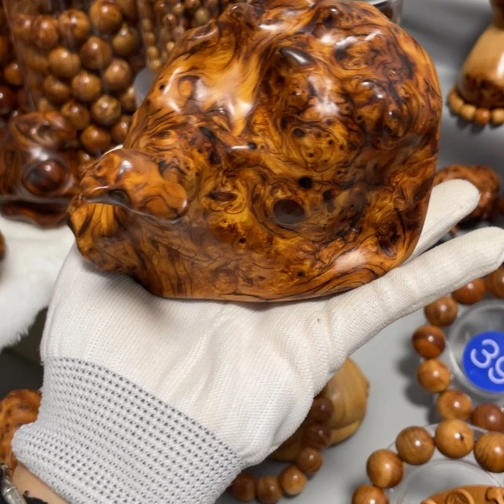 笑***生柏木太行崖柏陈华黑金刚爆满龙胆闪，随行手把件