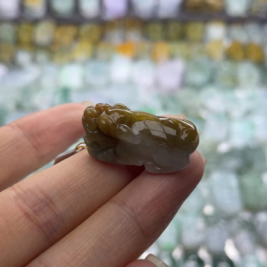 颈饰未镶嵌翡翠貔貅
