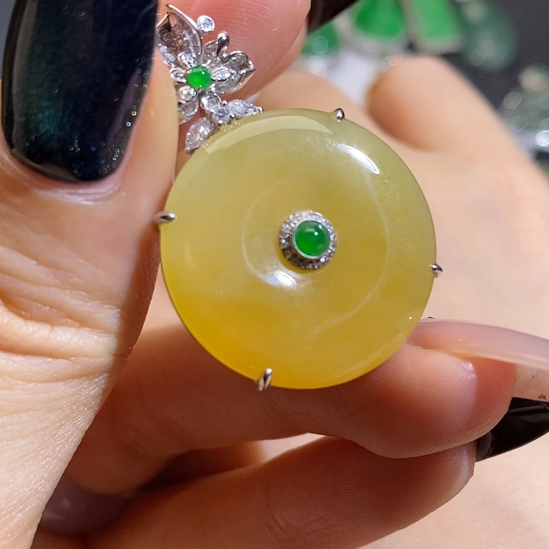 翡翠未镶嵌颈饰扣子