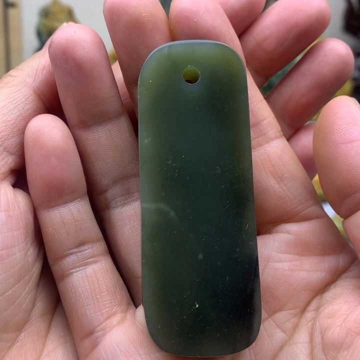 【闪购商品】透闪石质玉吊坠未镶嵌