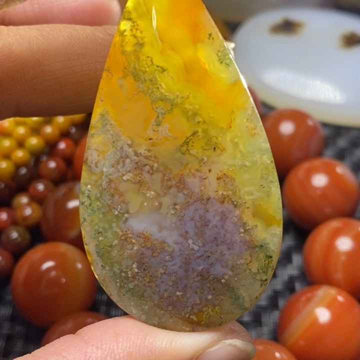 玛瑙/玉髓颈饰未镶嵌