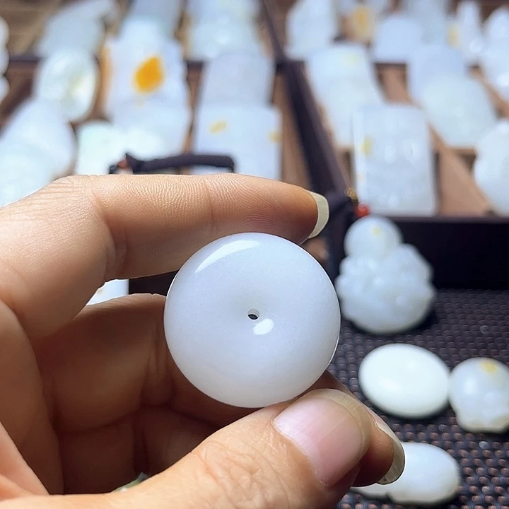 颈饰未镶嵌和田玉