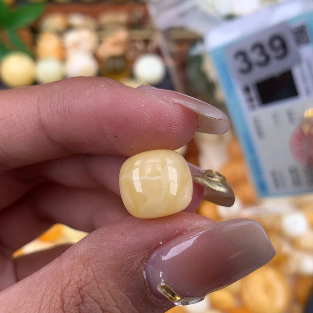 琥珀珠宝奇石未镶嵌11.8