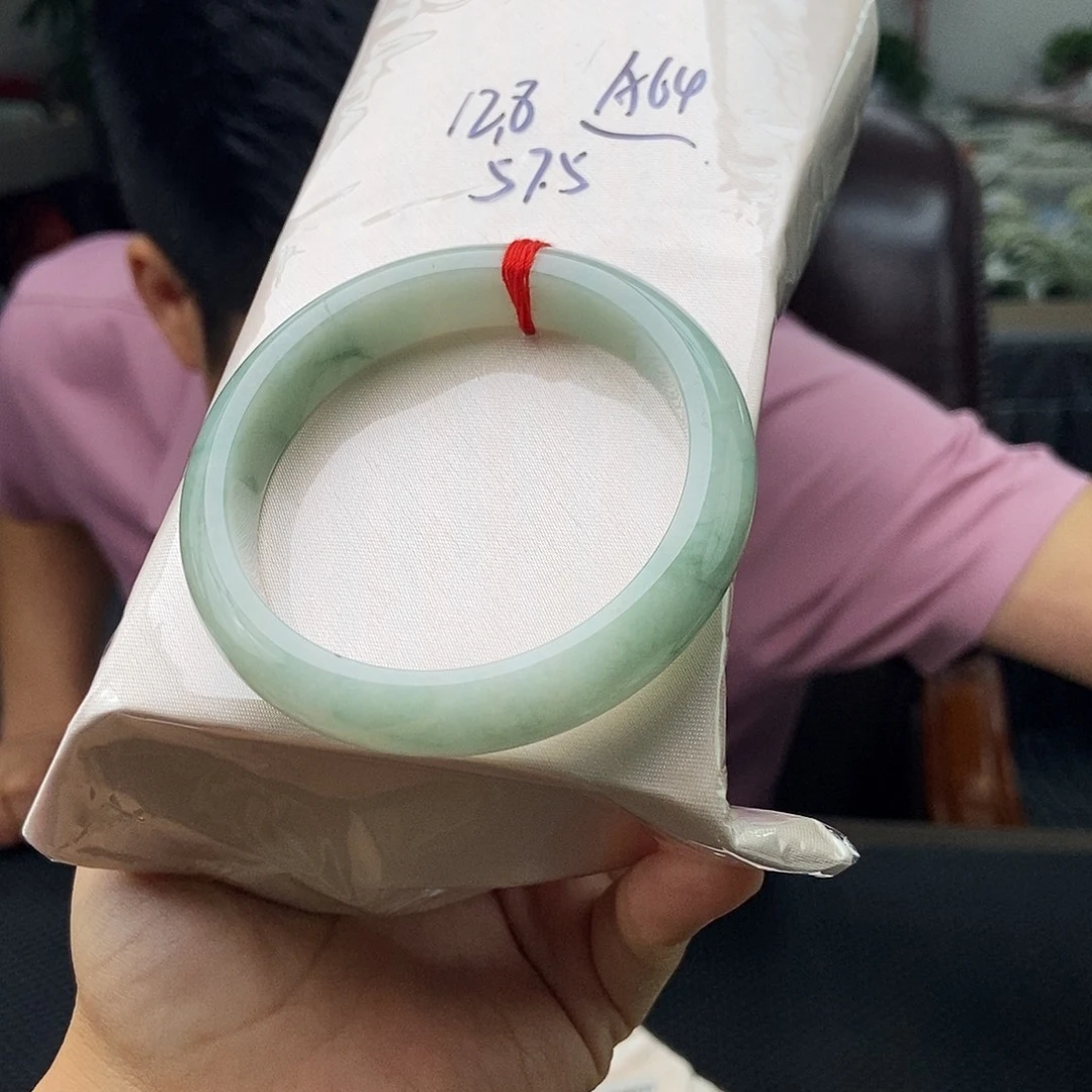 翡翠手镯未镶嵌拍一发一