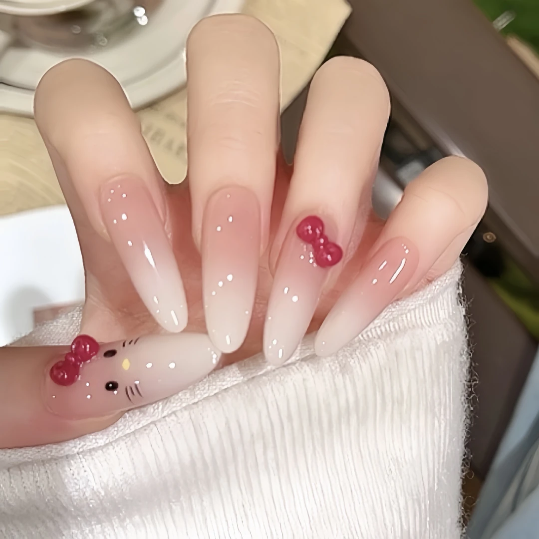 【Hello kitty】Kull·库姥姥轻奢手工乳白渐变显白可爱春夏穿戴美甲