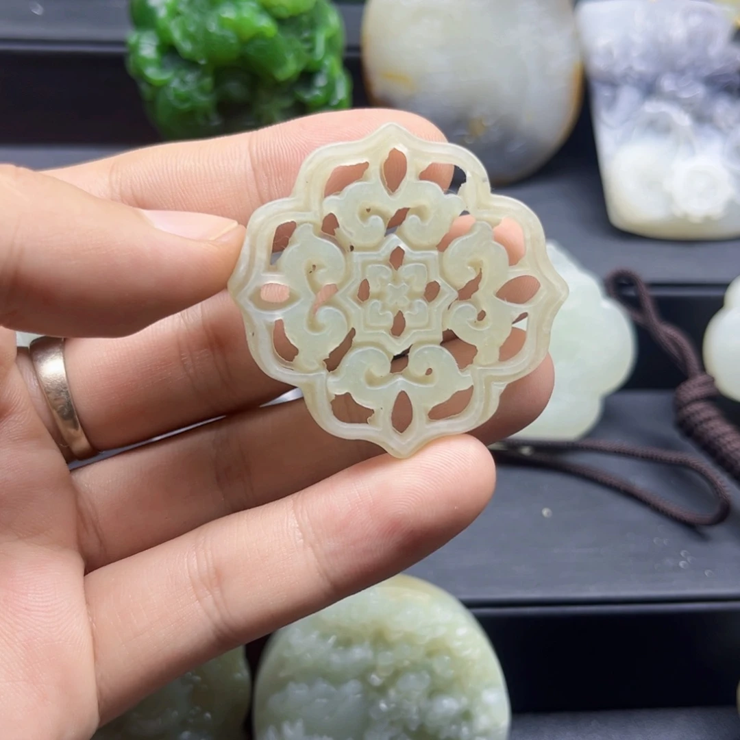 和田玉未镶嵌颈饰和田玉