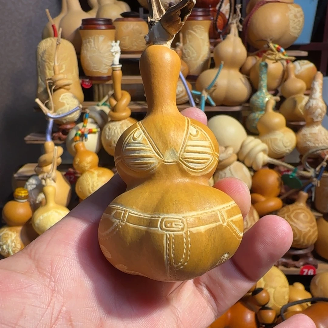 有机玻璃比基尼雕刻