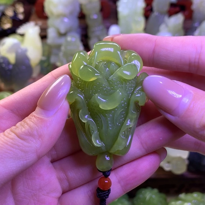 岫玉未镶嵌手把件
