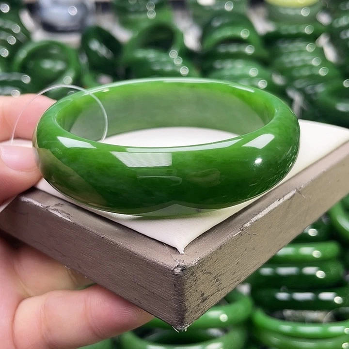 未镶嵌手镯和田玉（碧玉）