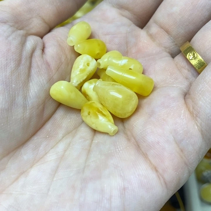 蜜蜡未镶嵌裸石多样性发货其一